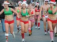 Speedo Run 波士顿寒冬比基尼慈善捐助跑16